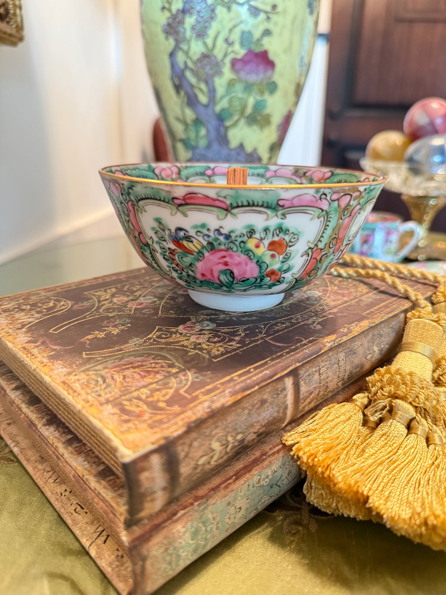 Rose Medallion Bowl Candle — Balsam, Eucalyptus & Wild Berry