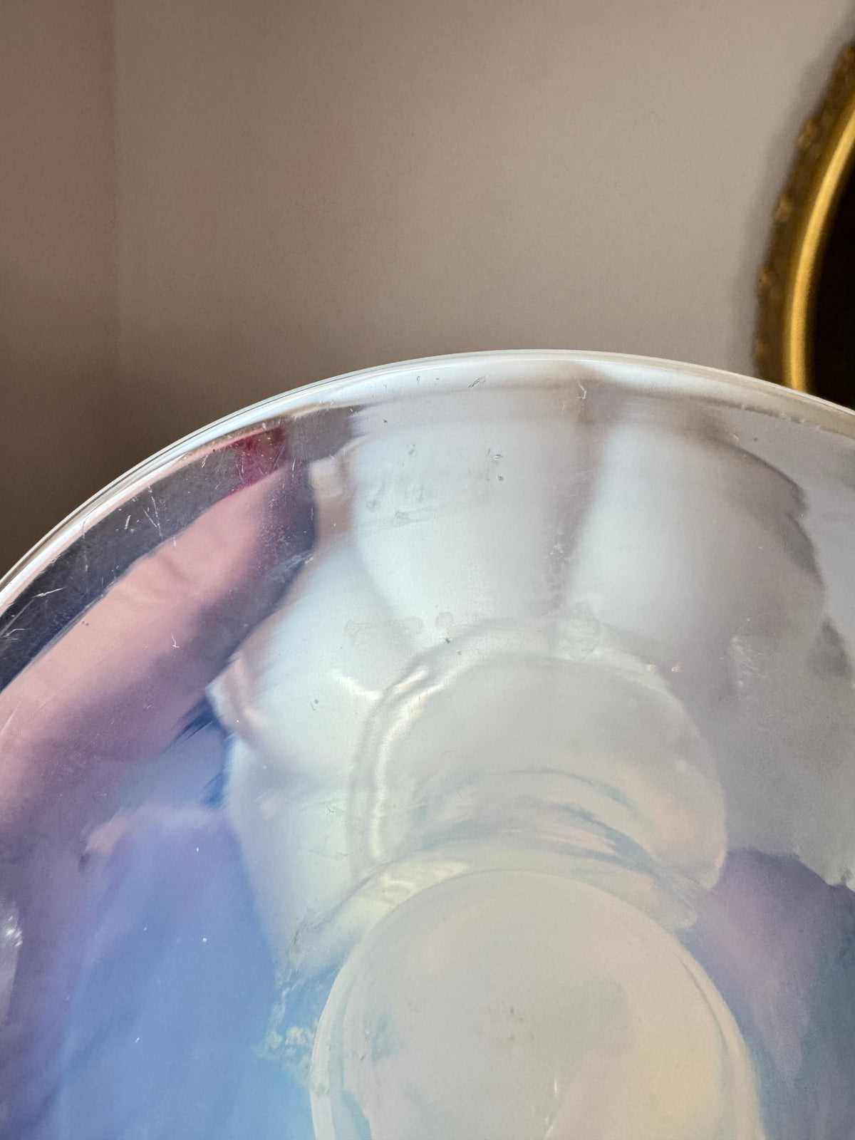 Sèvres Bulle de Savon Opaline Scallop Tulip Vase