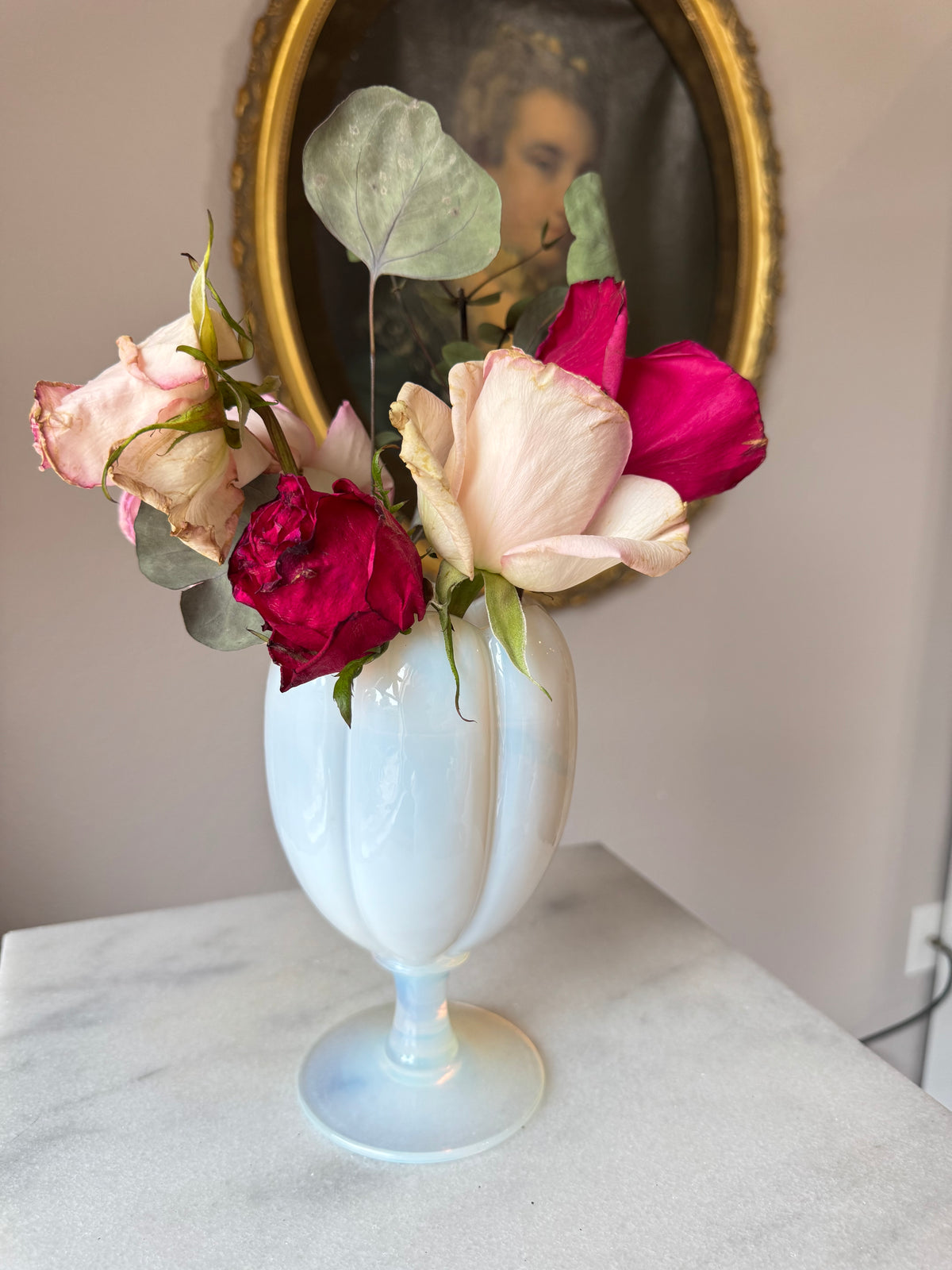 Sèvres Bulle de Savon Opaline Scallop Tulip Vase