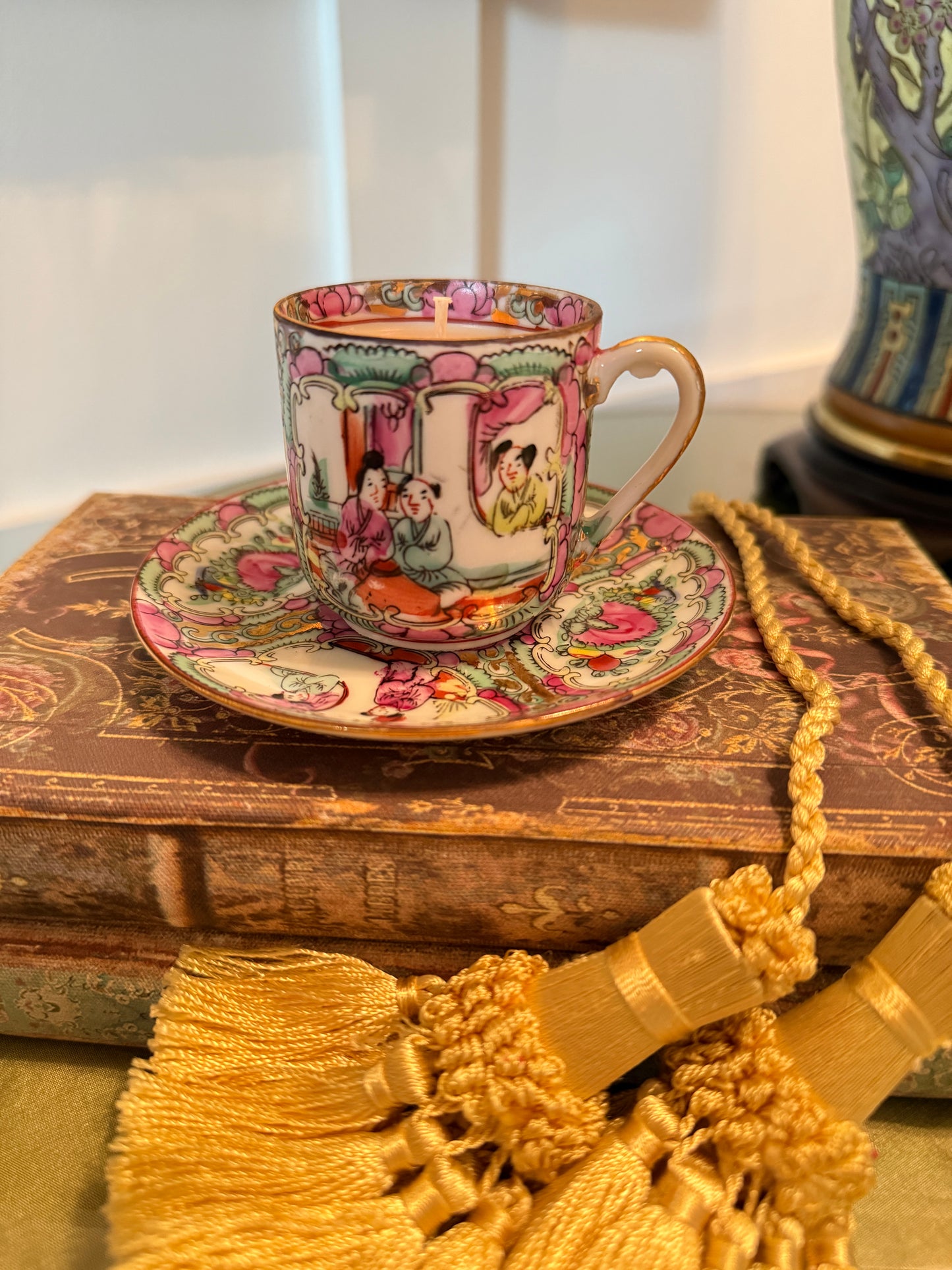 Rose Medallion Demitasse Candle — Balsam, Eucalyptus & Wild Berry