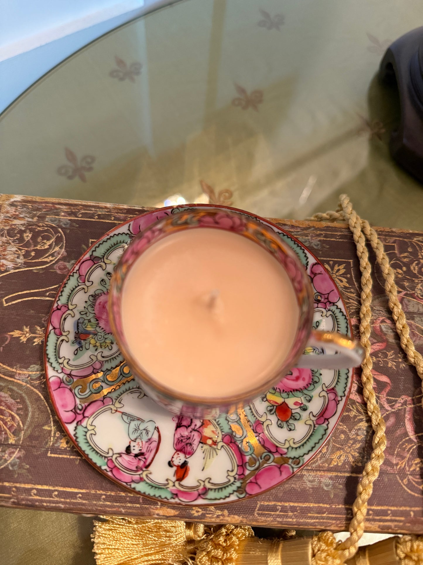 Rose Medallion Demitasse Candle — Balsam, Eucalyptus & Wild Berry