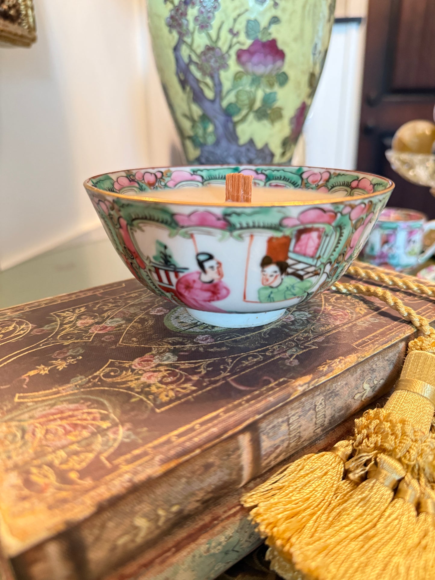 Rose Medallion Bowl Candle — Balsam, Eucalyptus & Wild Berry